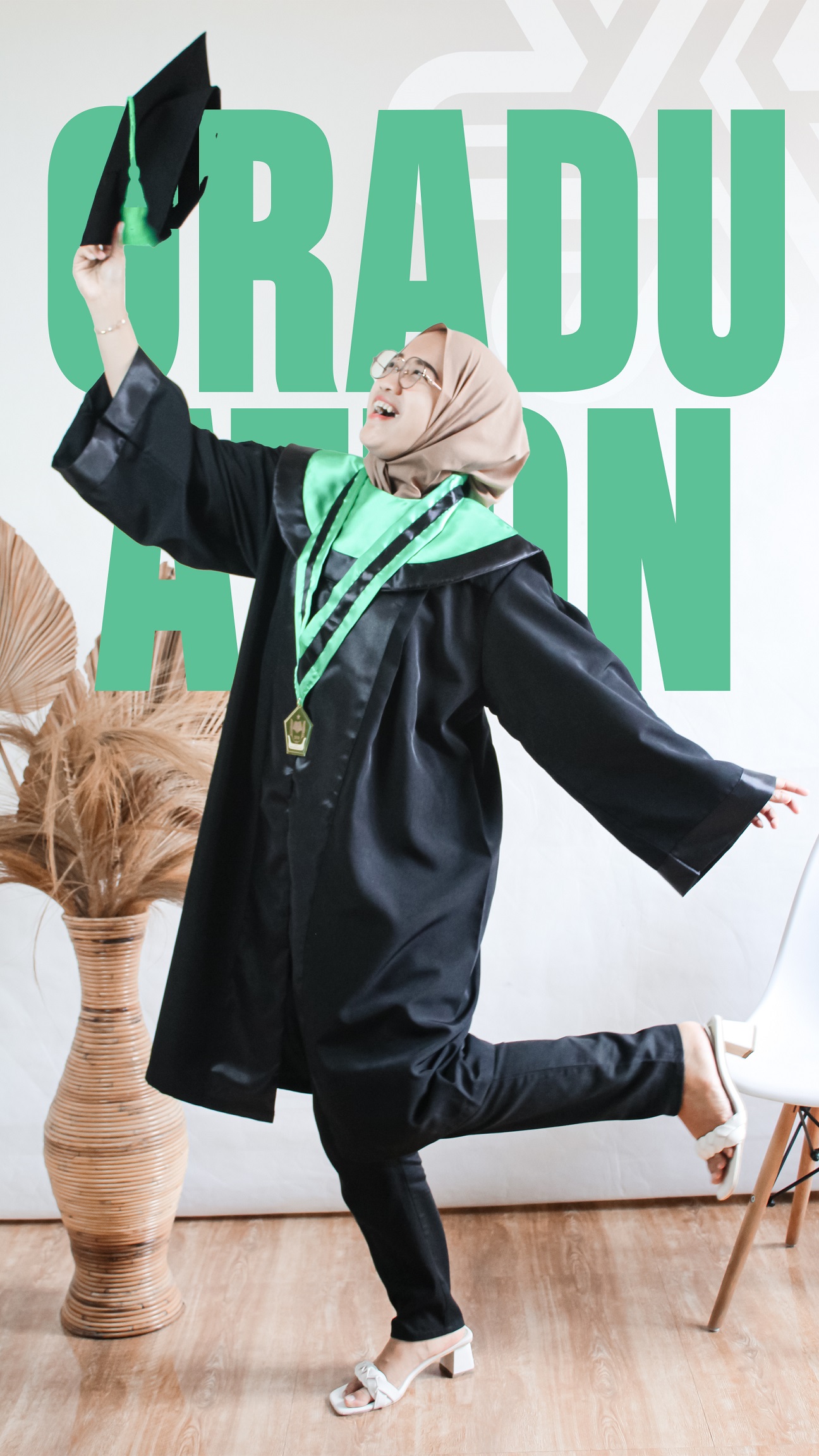 GRADUATE-TOGA-BABU
